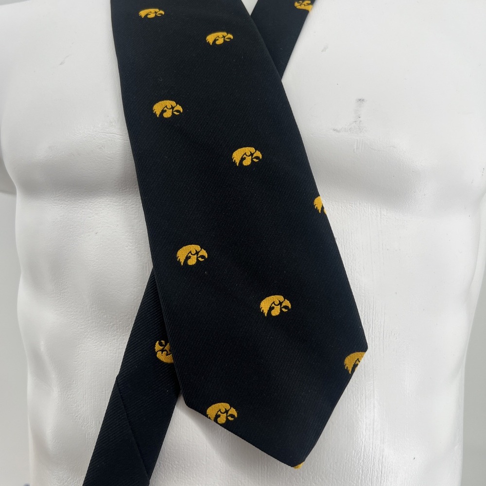 Iowa Hawkeyes Men's Neck Tie Pintail Made In USA Black NCAA 3.25" X 60" Vintage